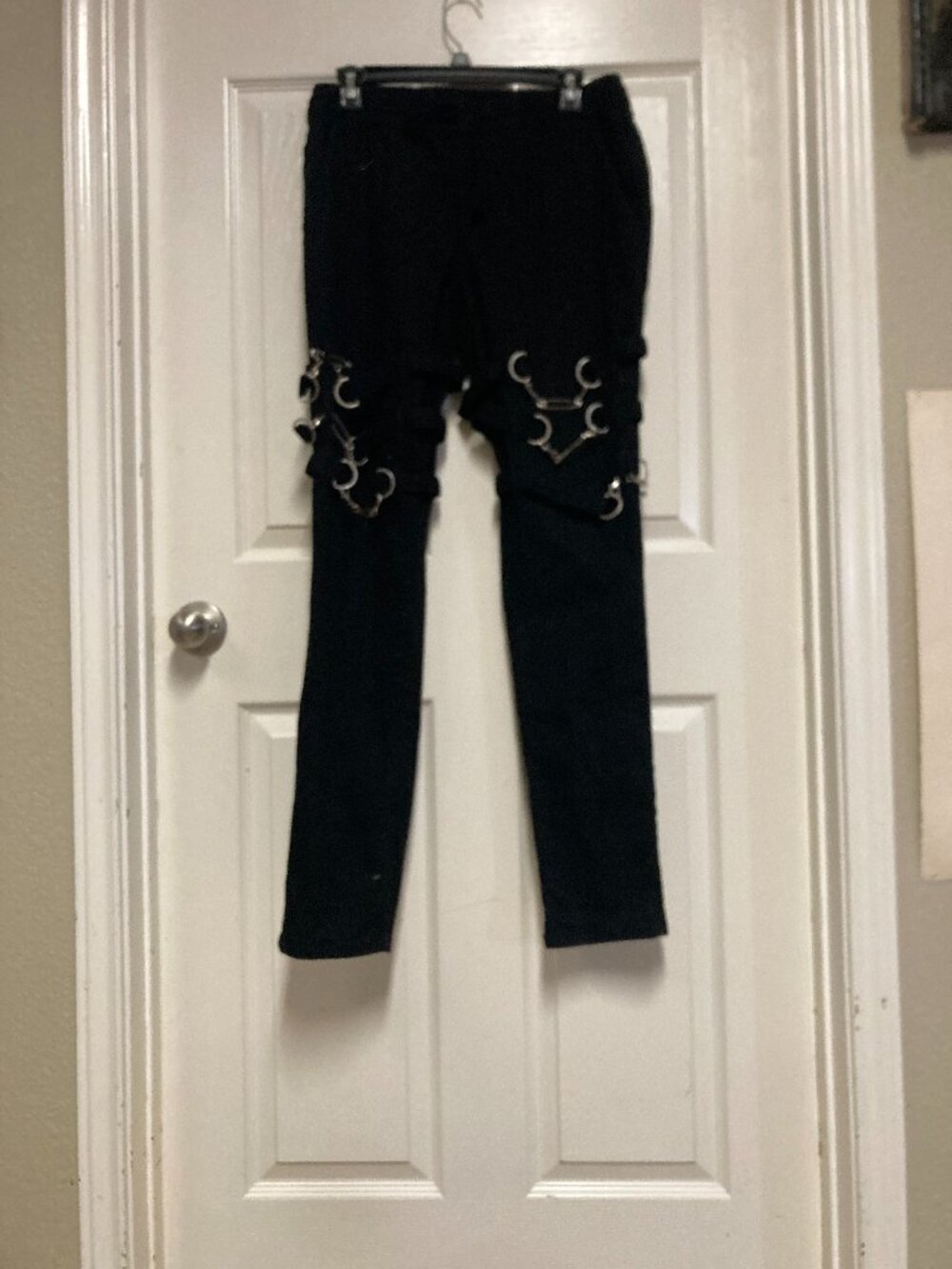 Hot Topic pants blackwith safetypin deco front size small men's